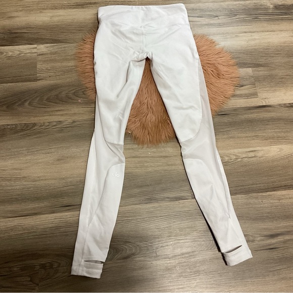 ALO yoga White High Waist Coast Legging Size S - Picture 8 of 13